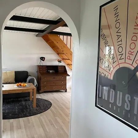 Aeblehuset- Landhus Med Fred&ro Lige Ved Gadekaeret *