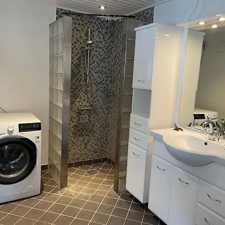 Aeblehuset- Landhus Med Fred&ro Lige Ved Gadekaeret Errindlev