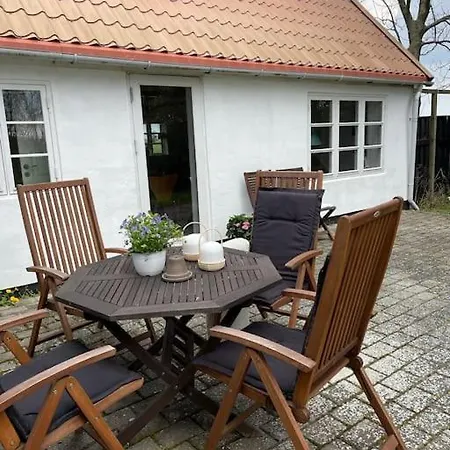 Aeblehuset- Landhus Med Fred&ro Lige Ved Gadekaeret Errindlev