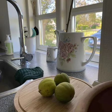 Aeblehuset- Landhus Med Fred&ro Lige Ved Gadekaeret Errindlev