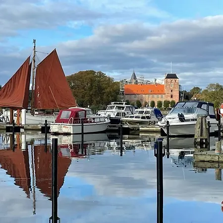 Aeblehuset- Landhus Med Fred&ro Lige Ved Gadekaeret Holiday home Errindlev